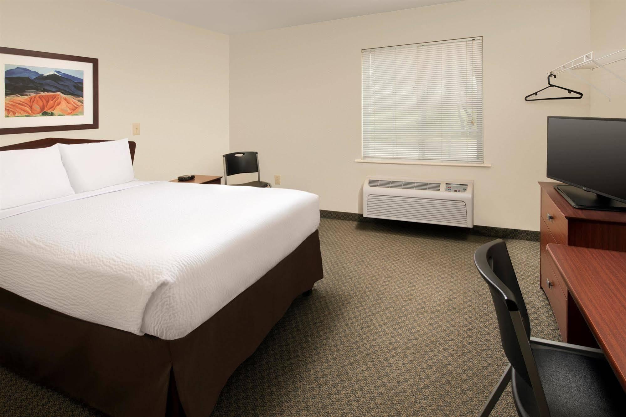 Hotel Woodspring Near University 2*